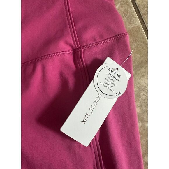 NWT Yogalicious M L Two Piece Outfit Set Top Shorts Raspberry Rose Soft - Picture 2 of 7